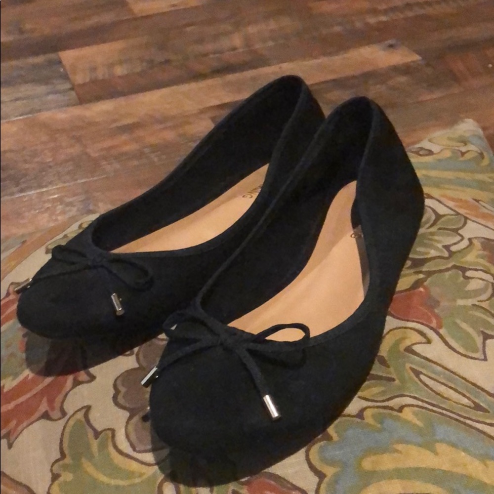 NWT NO Parking flats